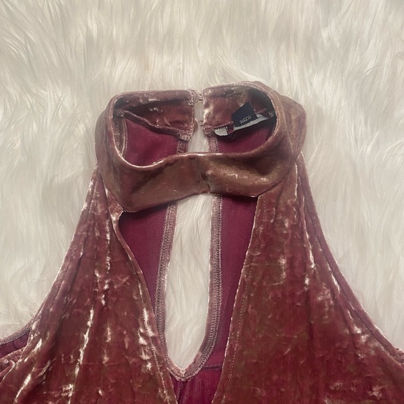 AMERICAN EAGLE PINK VELVET COLD SHOULDER TOP - Picture 5 of 9